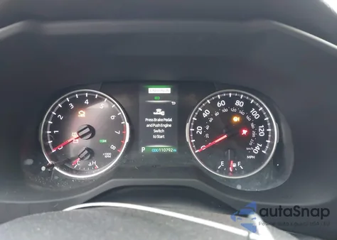 2019 Toyota Rav4 Xle z USA, uszkodzony, nr VIN JTMP1RFV5KD007055